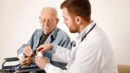 Aneurizma trbušne aorte: uzroci, simptomi i lečenje