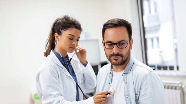 Razumevanje plućne tuberkuloze: Simptomi i lečenje